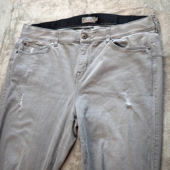 Torrid Bombshell Skinny Womens 22R Grey Super Soft High-Rise Destructed Jeans - Picture 4 of 12